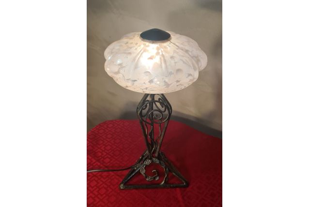 lampe fer forgé 1930 abat jour opaline clichy tres belle 39x