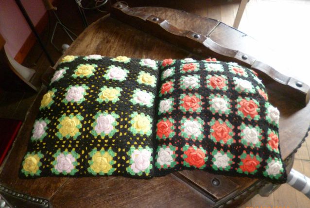 lot de 2 coussins crochets  vintage 1960