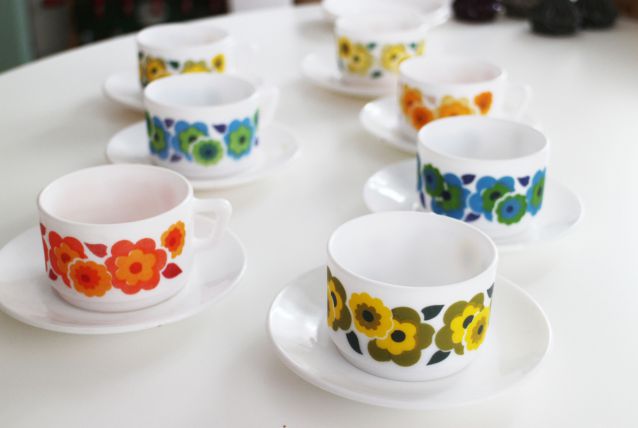 Lot de 7 tasses lotus Arcopal vintage pas cher 70's 