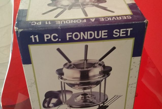 Joli set à fondue rétro neuf