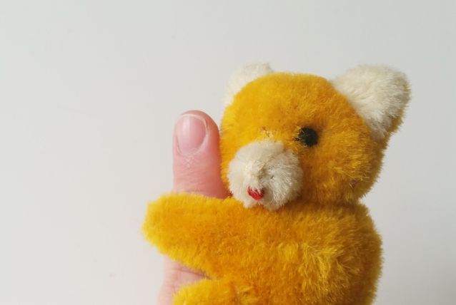 Pince doigt petit nounours, tres ancien 70s