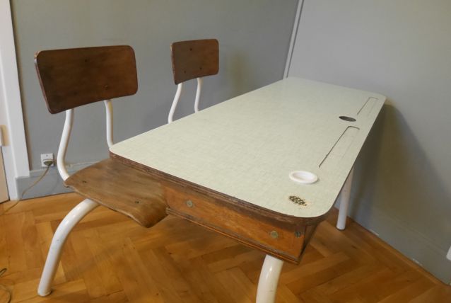 Bureau d'écolier vintage bois et formica