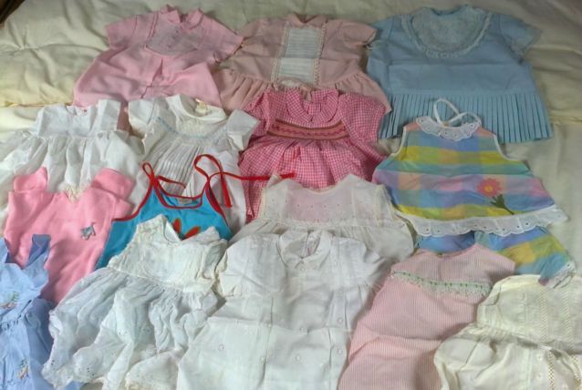 vend lot 20 robes bébé 1967