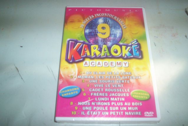 DVD KARAOKE VOIR LES TITRES SUR BOITIER 