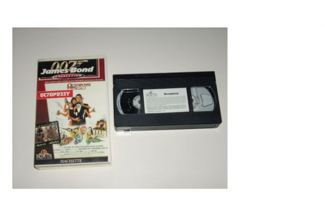 CASSETTE VHS JAMES BOND octopussy