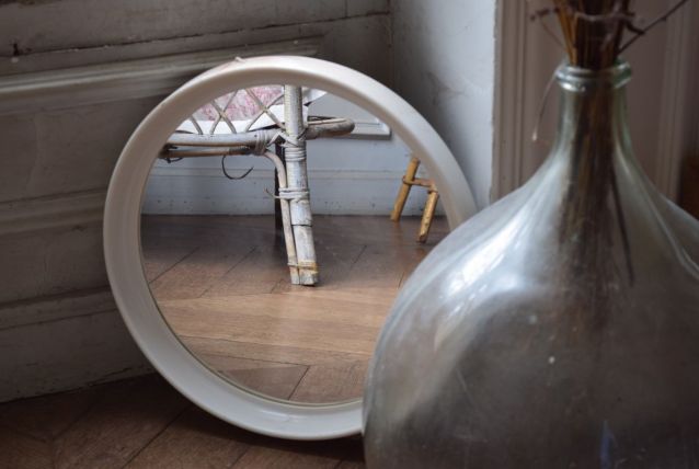 Miroir blanc vintage