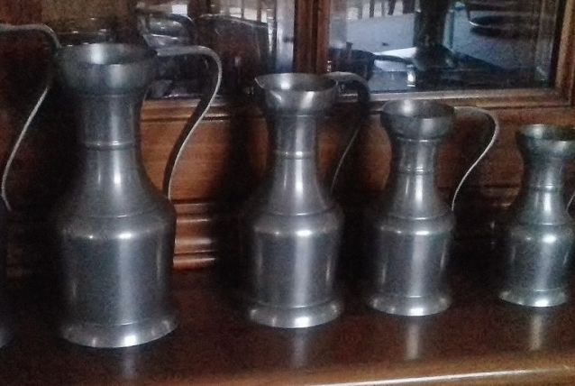 Série de 6 pots en étain