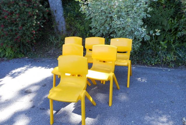 Série de 4 chaises jaunes