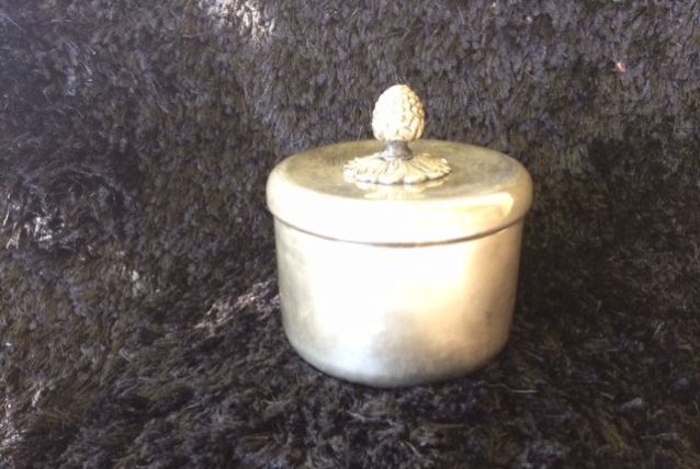 boite en metal argenté