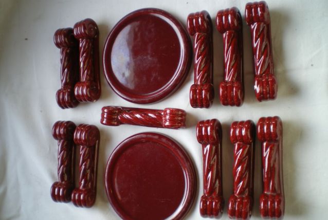 Ensemble portes couteaux et bouteilles en céramique