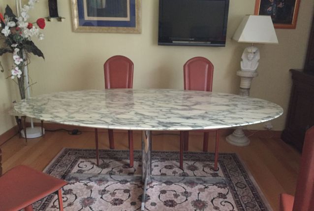 Table en marbre de salle a manger année 1970