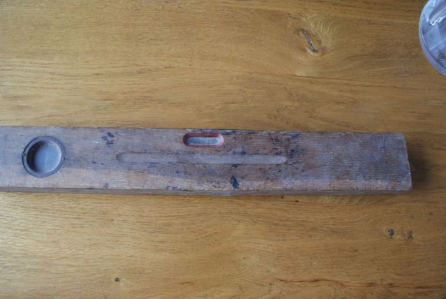 Niveau à bulle en bois