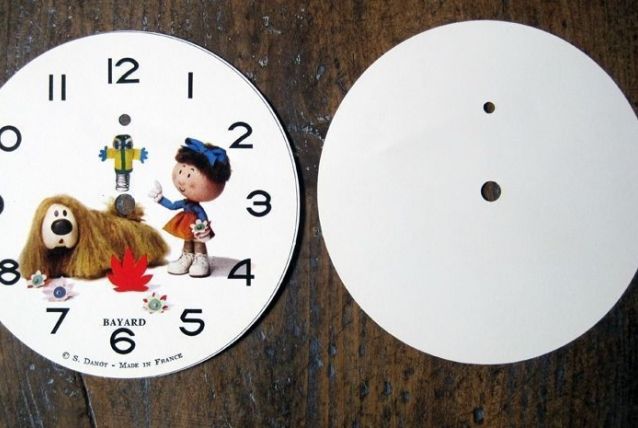 fond de réveil de la marque Bayard Le Manège enchanté