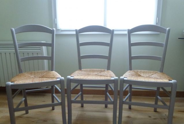3 chaises bois massif assise paillée très bon état