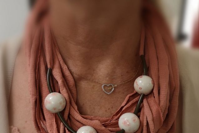 Tour de cou collier lanières 