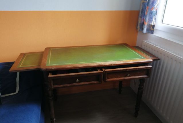 Table / Bureau