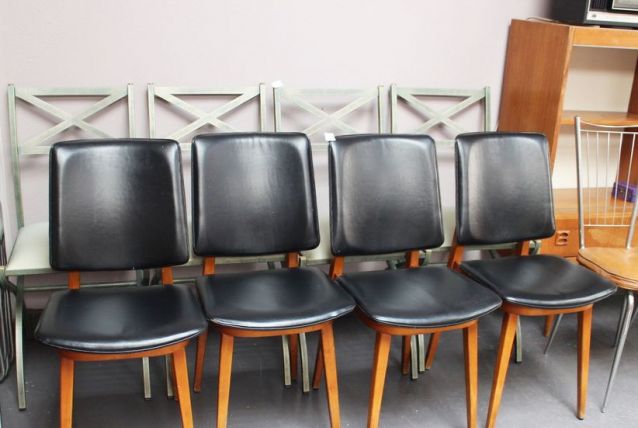 Série de 4 chaises vintage pieds compas