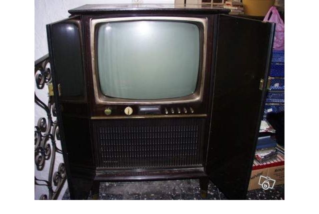 vieille télévision Philips à ampoules