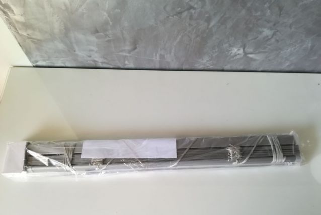 Store vénitien en alu gris