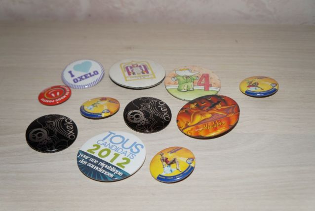 lot de badges divers