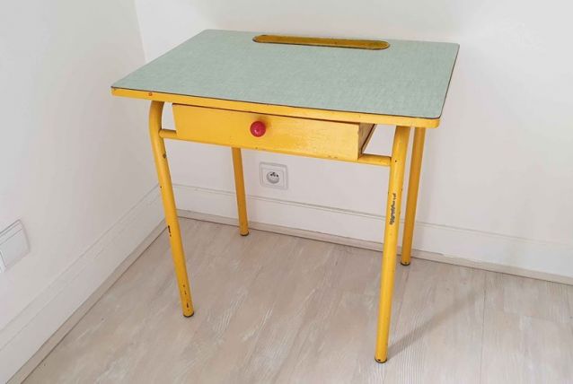 Bureau d'écolier vintage