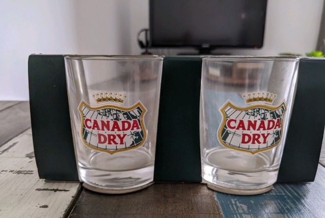 Verre à eau vintage canada dry