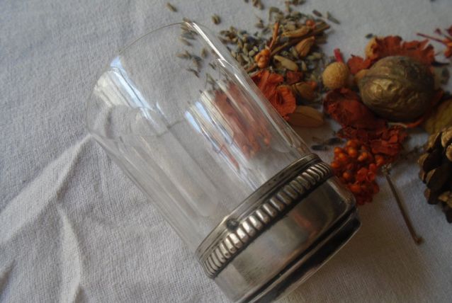 Verre fond argent minerve