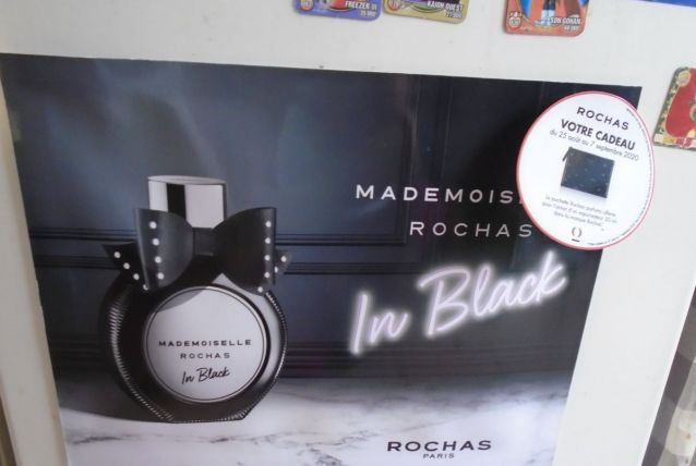 Plaque magnétique parfum Rochas