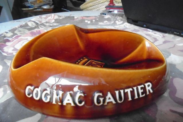 Cendrier de comptoir