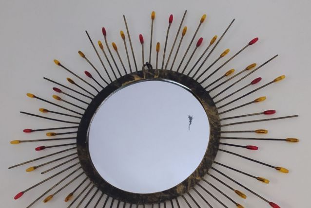 Jolie miroir vintage type soleil année 70 métal dore vieilli