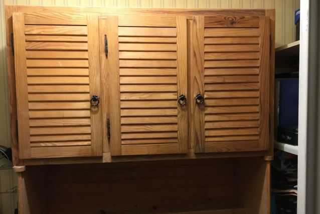  Buffet vaisselier pin massif réalisé par un artisan