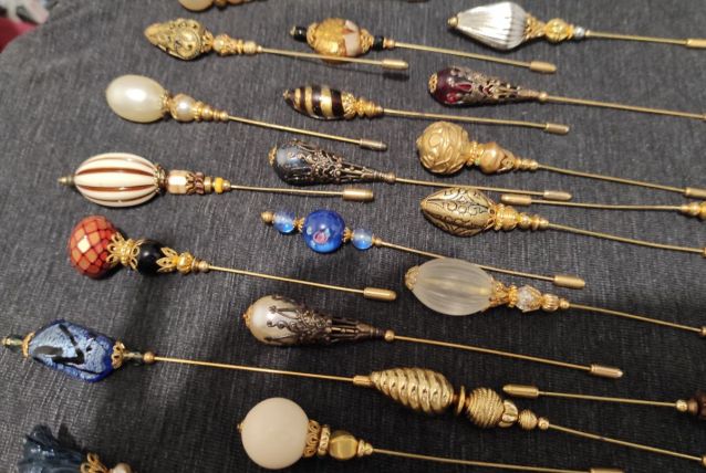 34 Broches pics manteaux chapeaux echarpesvintage