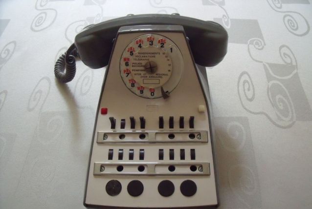 téléphone vintage standar pour déco