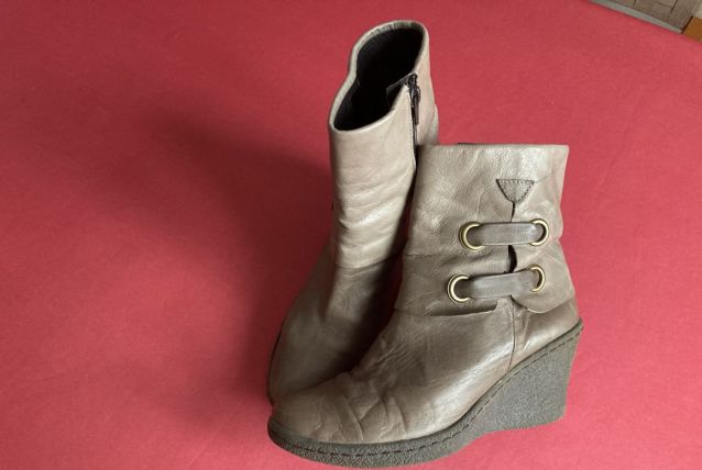 BOTTINES COMPENSES CUIR BEIGE 38