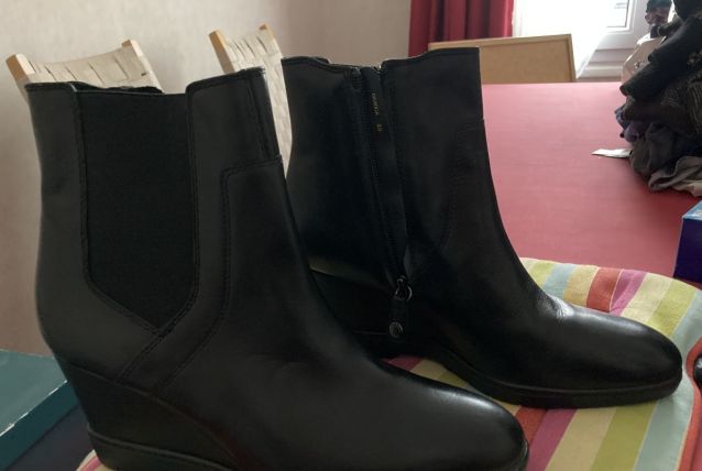 BOTTINES COMPENSEES  GEOX CUIR NOIR 39