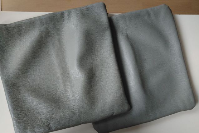 2 housses de coussin 40cm x 40cm en cuir gris clair perle