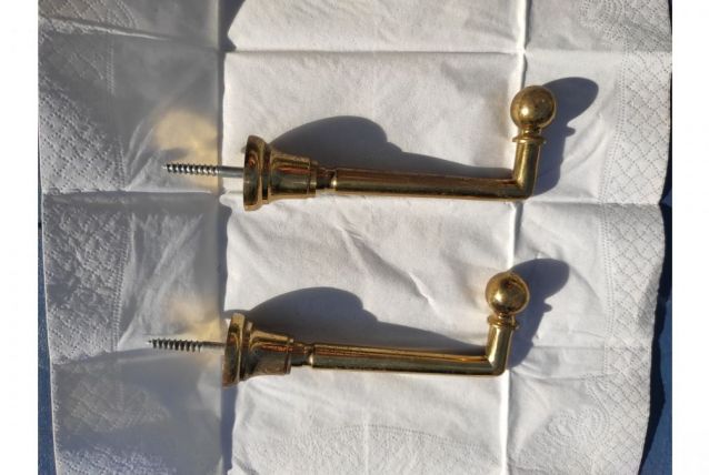 Cochet pour embrasse de rideau.  Rare