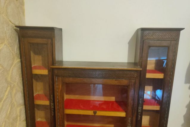 Meuble vitrine 3 portes