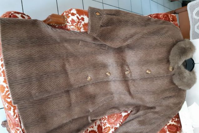 manteau en alpaga marron clair