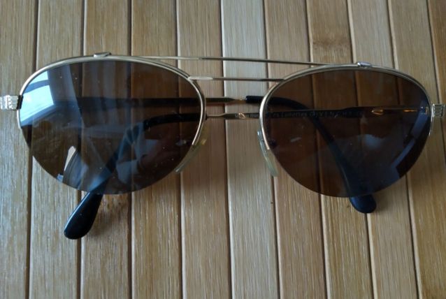 Paire de lunettes de soleil solaires Givenchy femme homme 